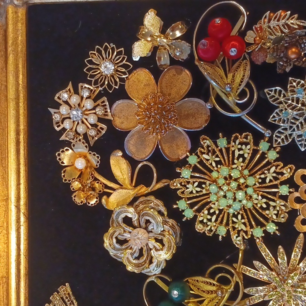 Floral Artisan Picture Art With Upcycled Jewelry - Picture 6 of 9
